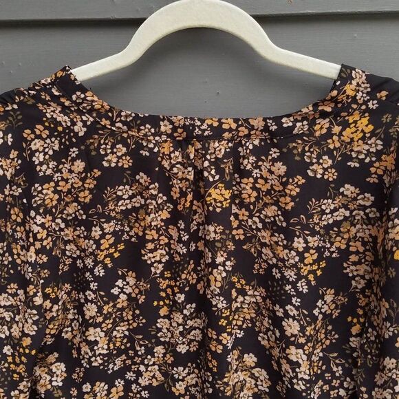 Maurices Brown Black Floral Button Down Peasant Top Medium - Picture 4 of 12